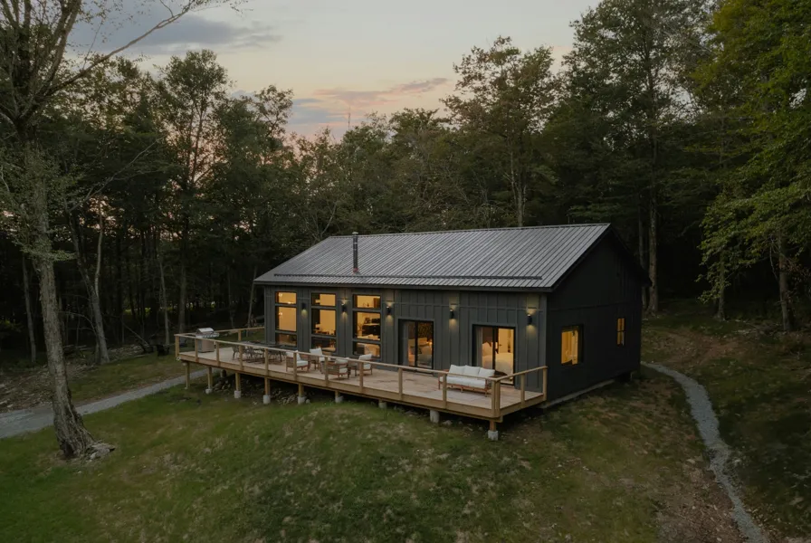 hotel alternative Airbnb ads Hotel Alternative Airbnb Ads: Selling the Home-Away-From-Home